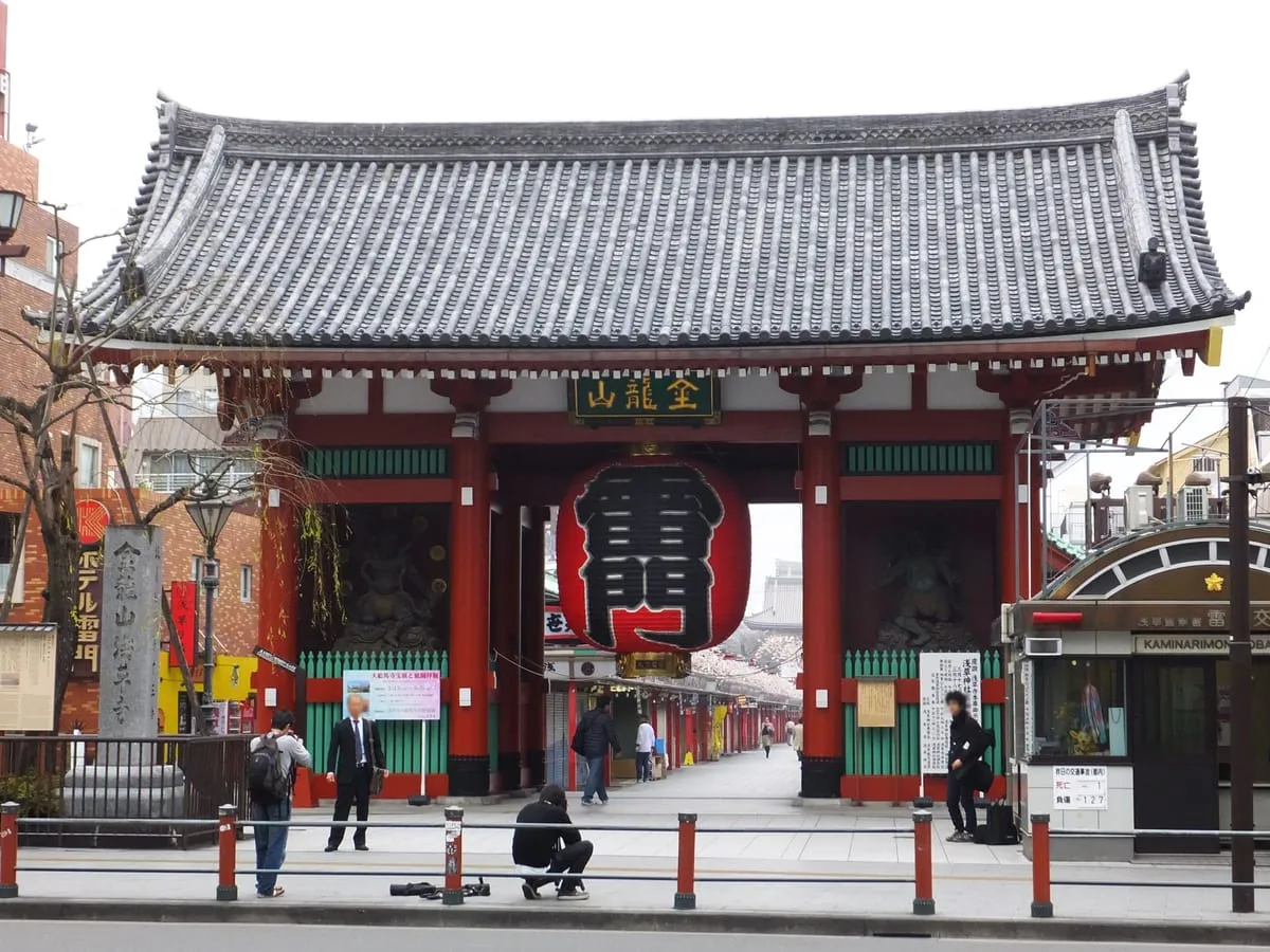 浅草寺の雷門(山門)