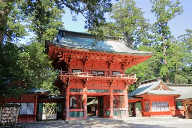 鹿島神宮の楼門。日本三大楼門のひとつ