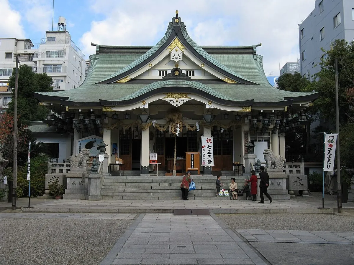 難波八阪神社の拝殿