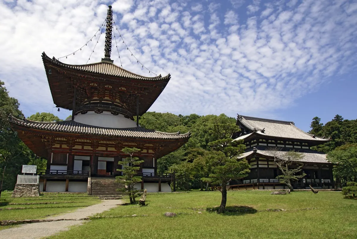 根来寺大塔（和歌山県岩出市）——高さ約40m、日本最大の多宝塔