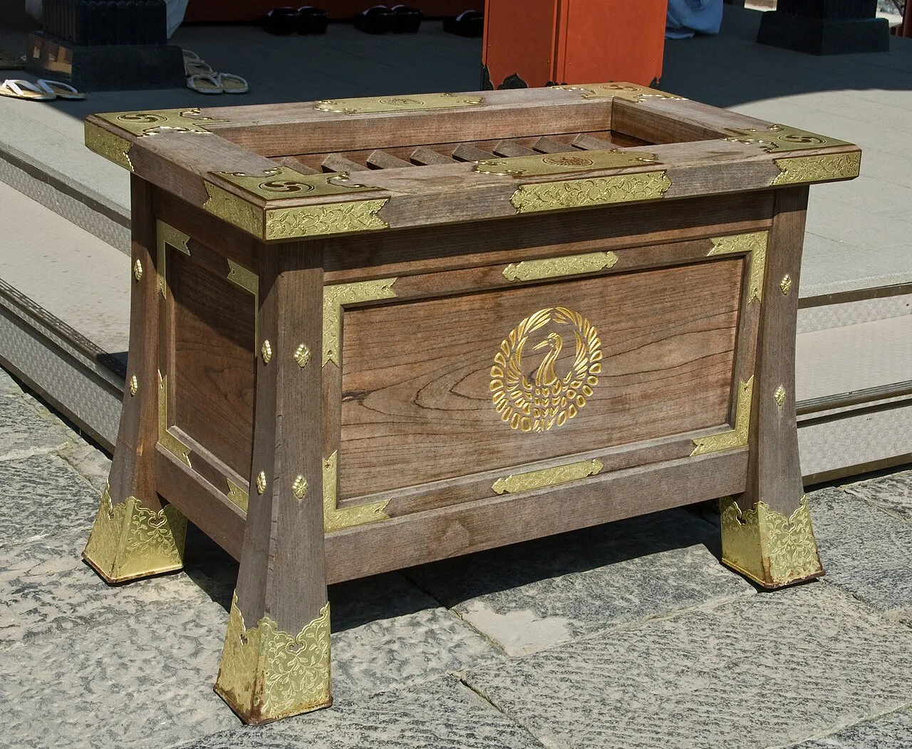 Saisen offering box at a Shinto shrine