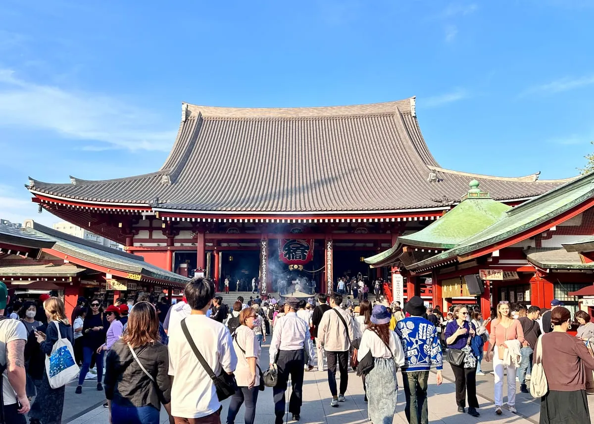 浅草寺本堂と五重塔