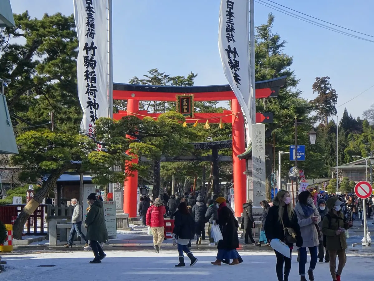 武隈神社で初詣参拝の列