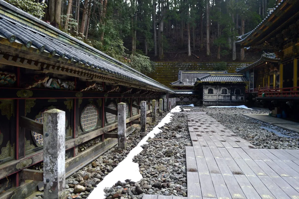 日光・大猷院廟の屋根付き玉垣（栃木県日光市）