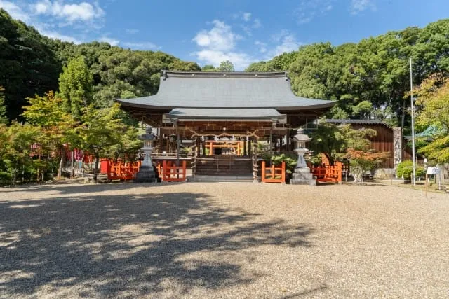 龍田大社の拝殿