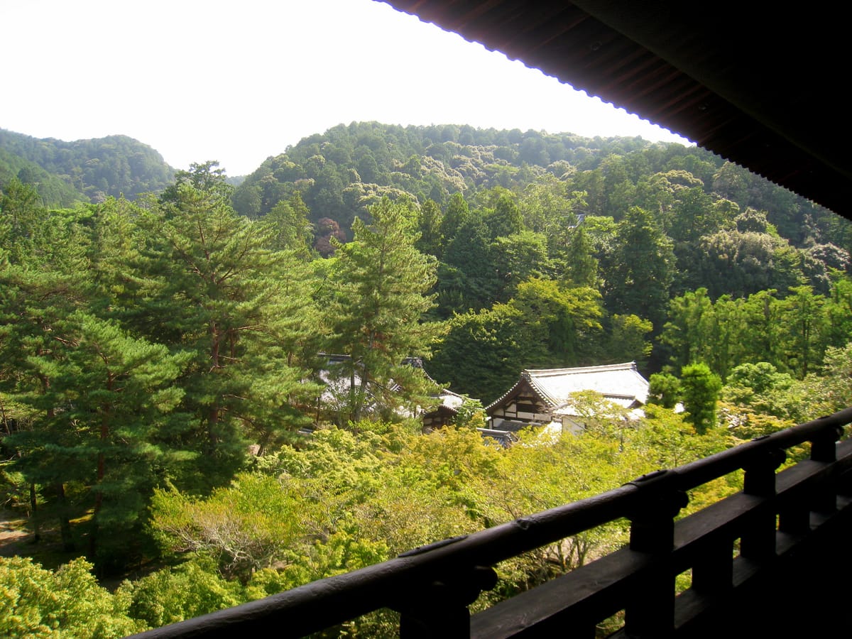 山門・三門入門｜お寺の入口が語る宗派の思想と建築の意図