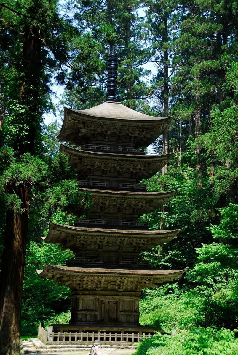 12年に一度の「羽黒山午歳御縁年」— 2026年限定の特別御朱印と参拝ガイドのサムネイル