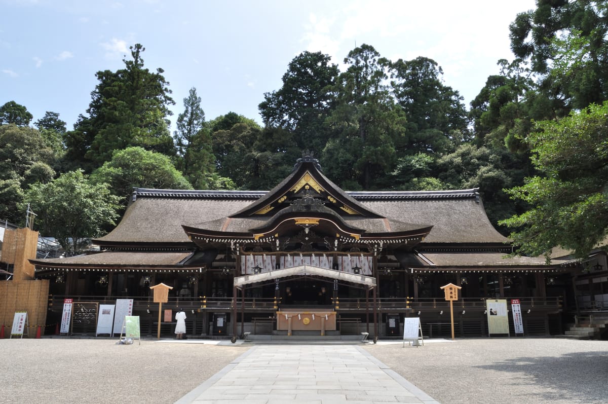 大神神社 鎮花祭2026｜4月18日「薬まつり」と祭礼限定授与品、忍冬酒・御幣